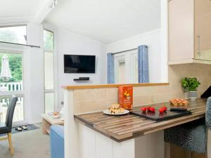 Merley Woodland Signature 2 Lodge with Hot Tub