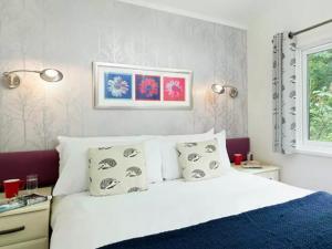 Merley Woodland Signature 2 Lodge with Hot Tub