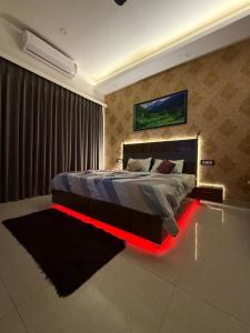 Cozy Modern SkyStay in Gaur City centre