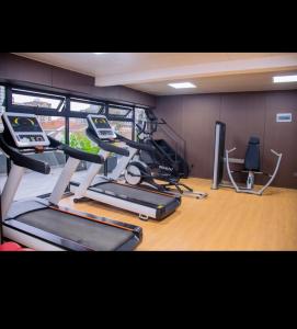 15th-Floor Sunset Suite