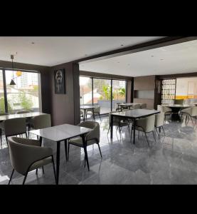 15th-Floor Sunset Suite