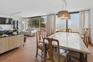 Spacious ocean view apt - 3 min walk