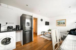 Stylish Bright Flat Near Emirates Stadium