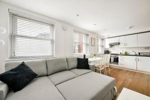 Stylish Bright Flat Near Emirates Stadium