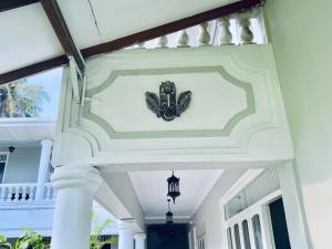 The Colony Hotel