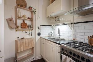 Stylish Studio with Prized Courtyard, Kungsholmen