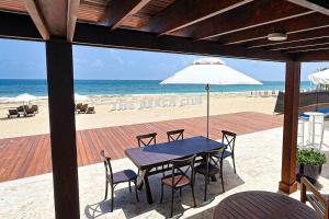 Elegant 2BR Apt, Steps to Hard Rock