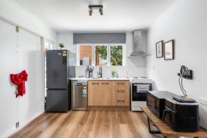 Contemporary 4BR Home in Prime Upper Mount Gravatt