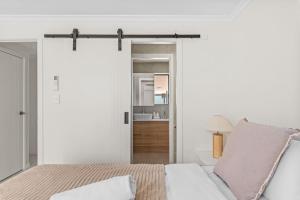 Modern Family Escape in Rochedale Pool and Comfort