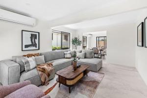 Modern Family Escape in Rochedale Pool and Comfort