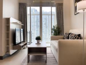150m to BTS l Workspace l Pool and Gym l Sontana