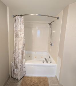 Beautiful Beachfront 2BR2Bath & 2 Balconies