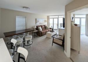 Beautiful Beachfront 2BR2Bath & 2 Balconies