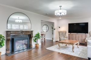 Explore Cleveland Attractions! Family-Focused Home