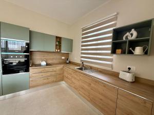 AS4 - The Alley Suites Apartment in Gudja