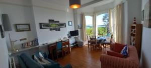 Stunning Llyn beachside 30mtrs peaceful apartment