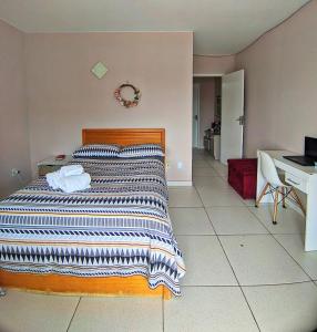 Apartamento inteiramente mobiliado