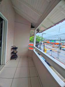 Apartamento inteiramente mobiliado