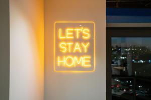 2BR City Centre Flat, Balcony And Views - Sleeps 8