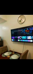 Cozy Topmost floor one bedroom with mall view