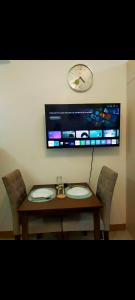 Cozy Topmost floor one bedroom with mall view