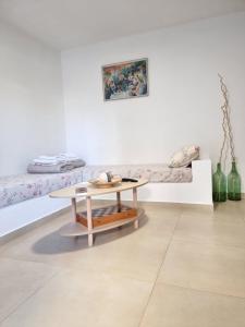 Aeolus Apartment II