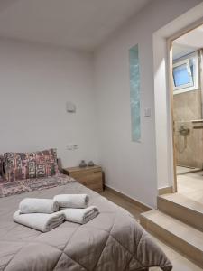Aeolus Apartment II