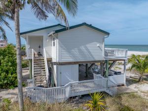 Beachs Edge