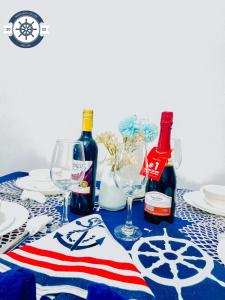 Cozy Condo with Balcony and Bay view plus PS4 at Taft Malate