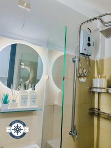 Cozy Condo with Balcony and Bay view plus PS4 at Taft Malate