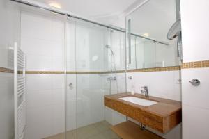 strandnahe FeWo mit Balkon, gratis Nutzung vom AHOI Erlebnisbad und Sauna in Sellin - Rex Rugia FeWo 30-7