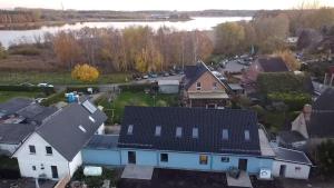 Dat-Fischerhuus-die-Seemannskoje-zwischen-Bodden-und-Ostsee-direkt-am-Hafen
