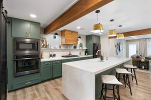 NEW The Palmera - Updated 4BR with Private Pool