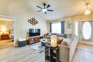 4 Mi to Weeki Wachee Springs! Fun-Filled Home