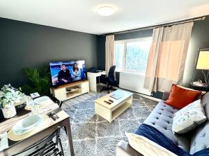 Cosy 2 Bed Flat, Up to 6 Guests, Plus 4 Onsite Free Parking Reading South M4 Jct 11 RG28PY