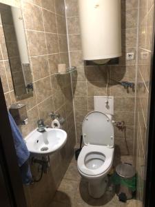 Трьохкімнатна квартира неподалік центру