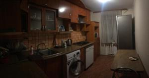 Трьохкімнатна квартира неподалік центру