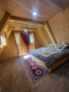 Crystal peak cottage