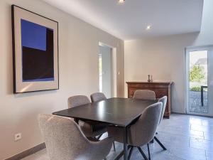 Maison contemporaine de 150 m2 avec garage privé et terrasse ensoleillée