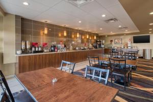 Best Western PLUS Fox Creek