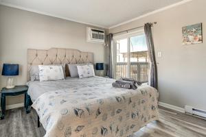 Walk to Ocean North Topsail Beach Gem with Balcony!