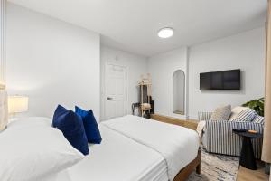 Convenient 2BR - Walking distance to Times Square