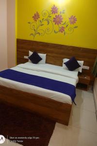 Cosmic Elite Krishiva Hotel Vrindavan - Affordable Rooms at Central Location