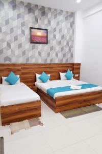 Cosmic Elite Krishiva Hotel Vrindavan - Affordable Rooms at Central Location