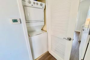 Luau 67096711 Master