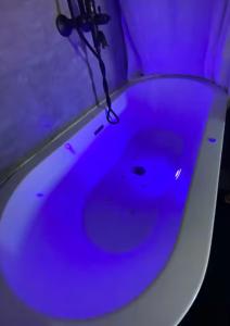 Lisbon Duplex Alfama, River Views & Hydromassage