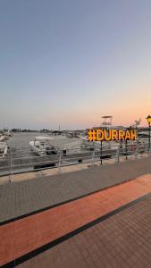 درة العروس - فن بيتش