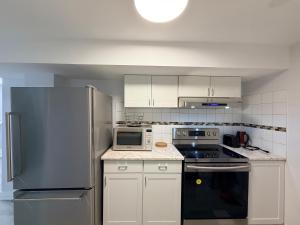 Modern Cozy Basement Suite Free Parking