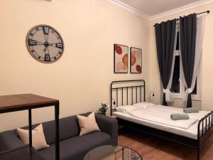 Puskas10 Brand New Modern Cozy Home with Park View