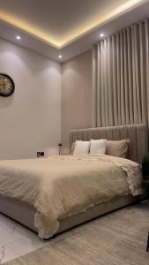 استوديو ببلكونة ووصول ذاتي